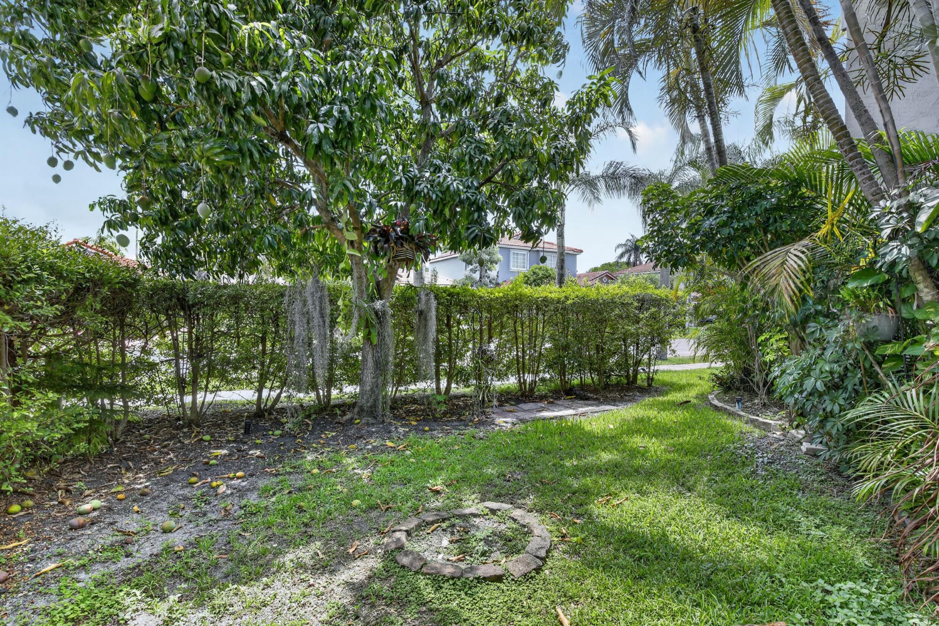 10690 NW 2nd Circle, Pembroke Pines, FL 33026 Photo