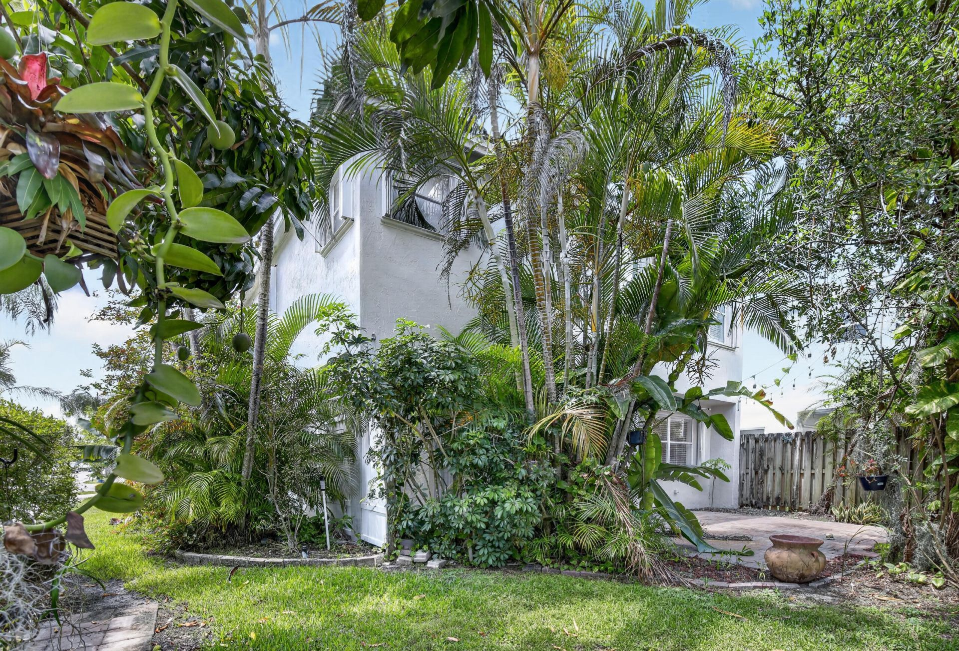 10690 NW 2nd Circle, Pembroke Pines, FL 33026 Photo
