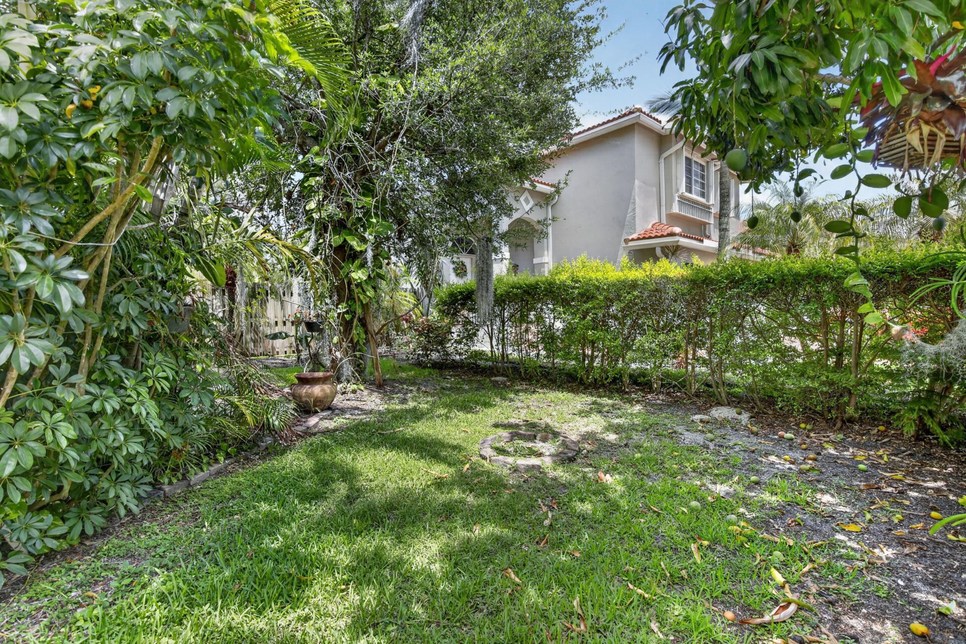 10690 NW 2nd Circle, Pembroke Pines, FL 33026 Photo