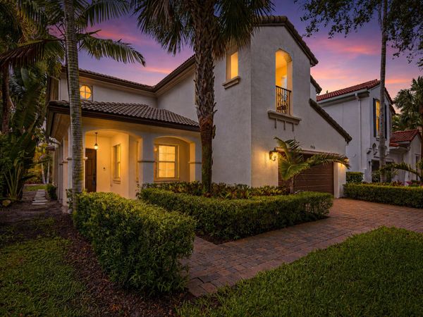 946 Mill Creek Drive, Palm Beach Gardens, FL 33410