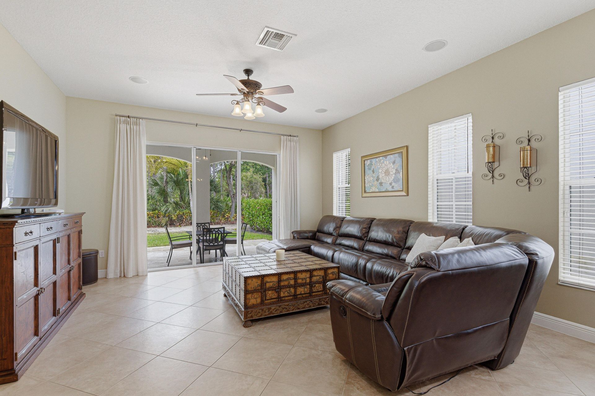 946 Mill Creek Drive, Palm Beach Gardens, FL 33410 Photo