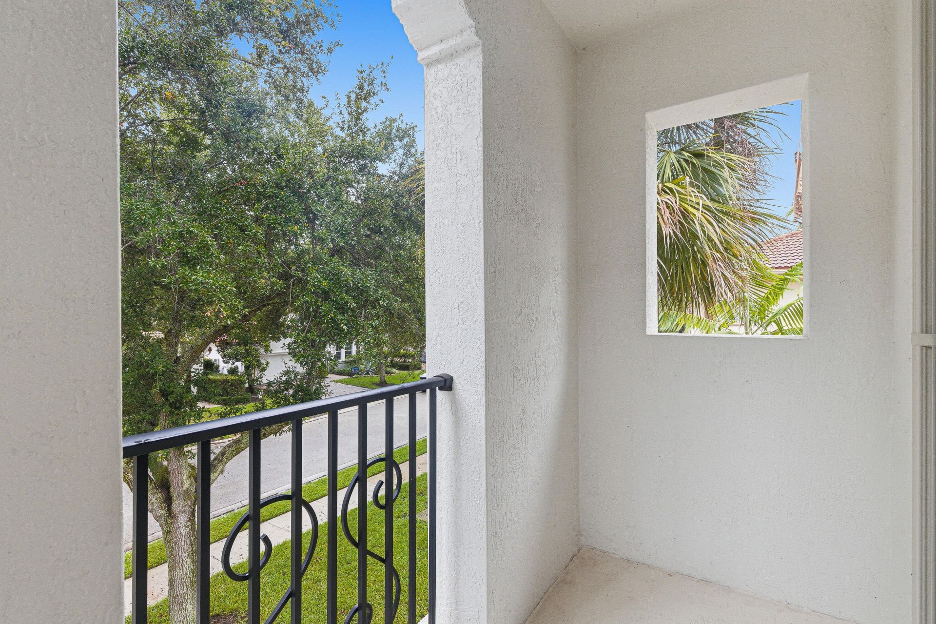 946 Mill Creek Drive, Palm Beach Gardens, FL 33410 Photo