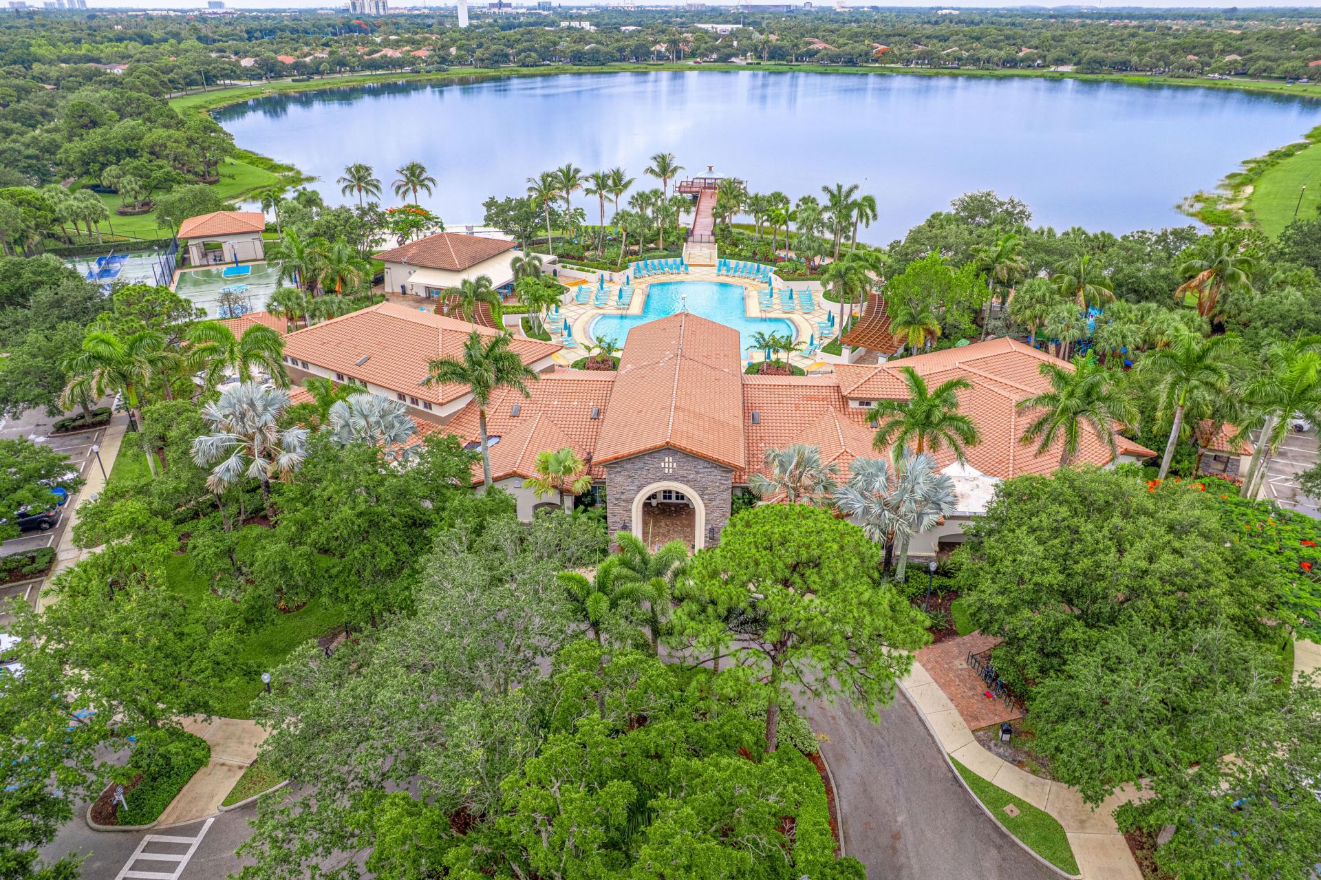 946 Mill Creek Drive, Palm Beach Gardens, FL 33410 Photo