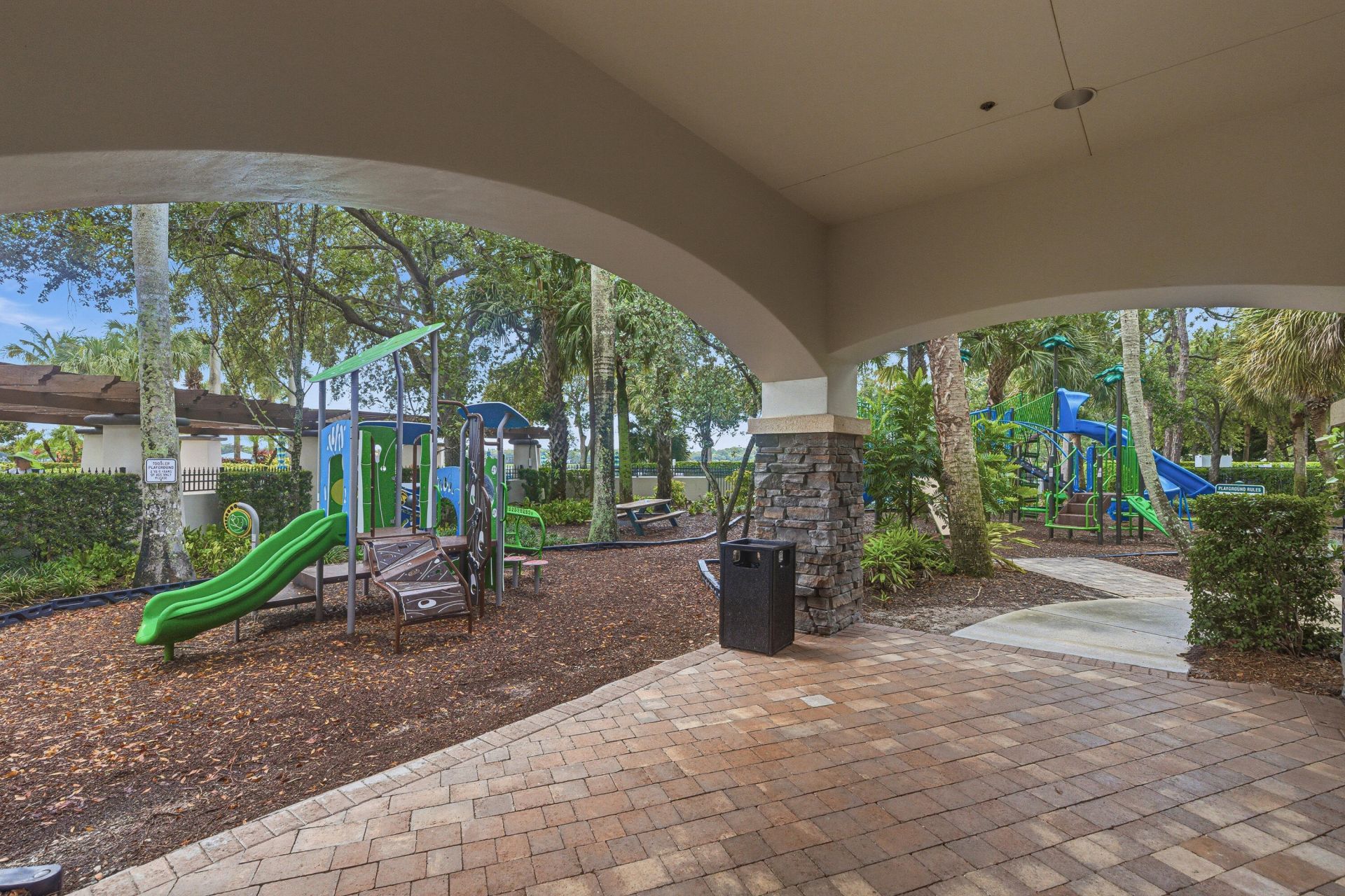 946 Mill Creek Drive, Palm Beach Gardens, FL 33410 Photo