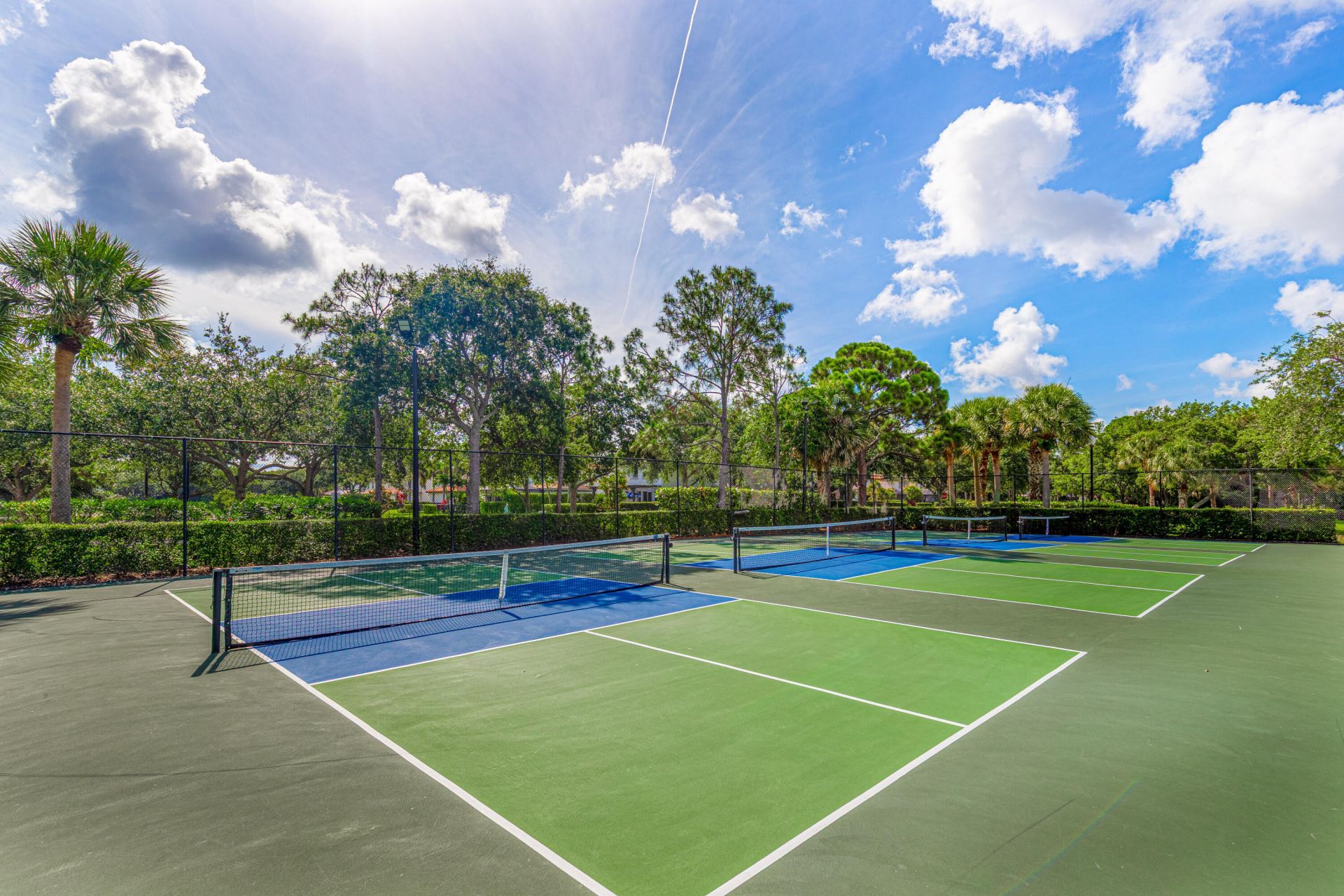 946 Mill Creek Drive, Palm Beach Gardens, FL 33410 Photo