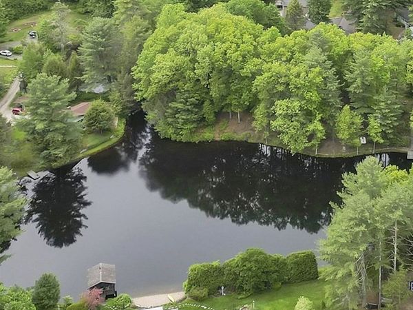 3 Logie Ln, Southwick, MA 01077