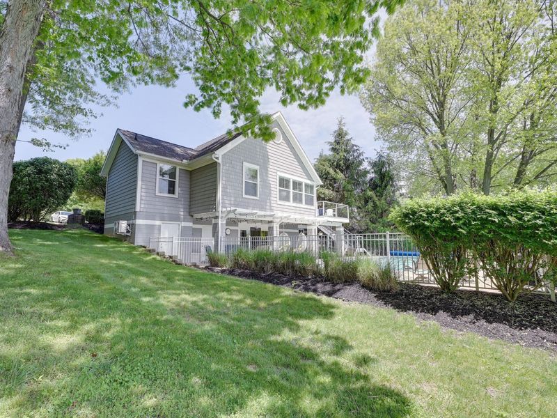 763 Glenview Drive , Howard, OH 43028 Photo 3