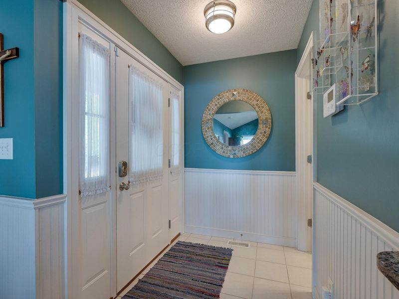 763 Glenview Drive , Howard, OH 43028 Photo 8