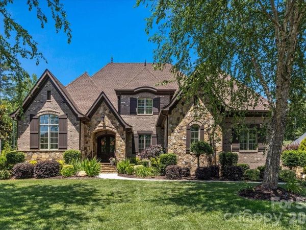 8100 Skye Lochs Drive, Waxhaw, NC 28173