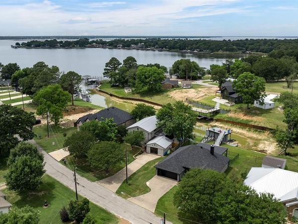 243 Autumn Wood Trail, Gun Barrel City, TX 75156
