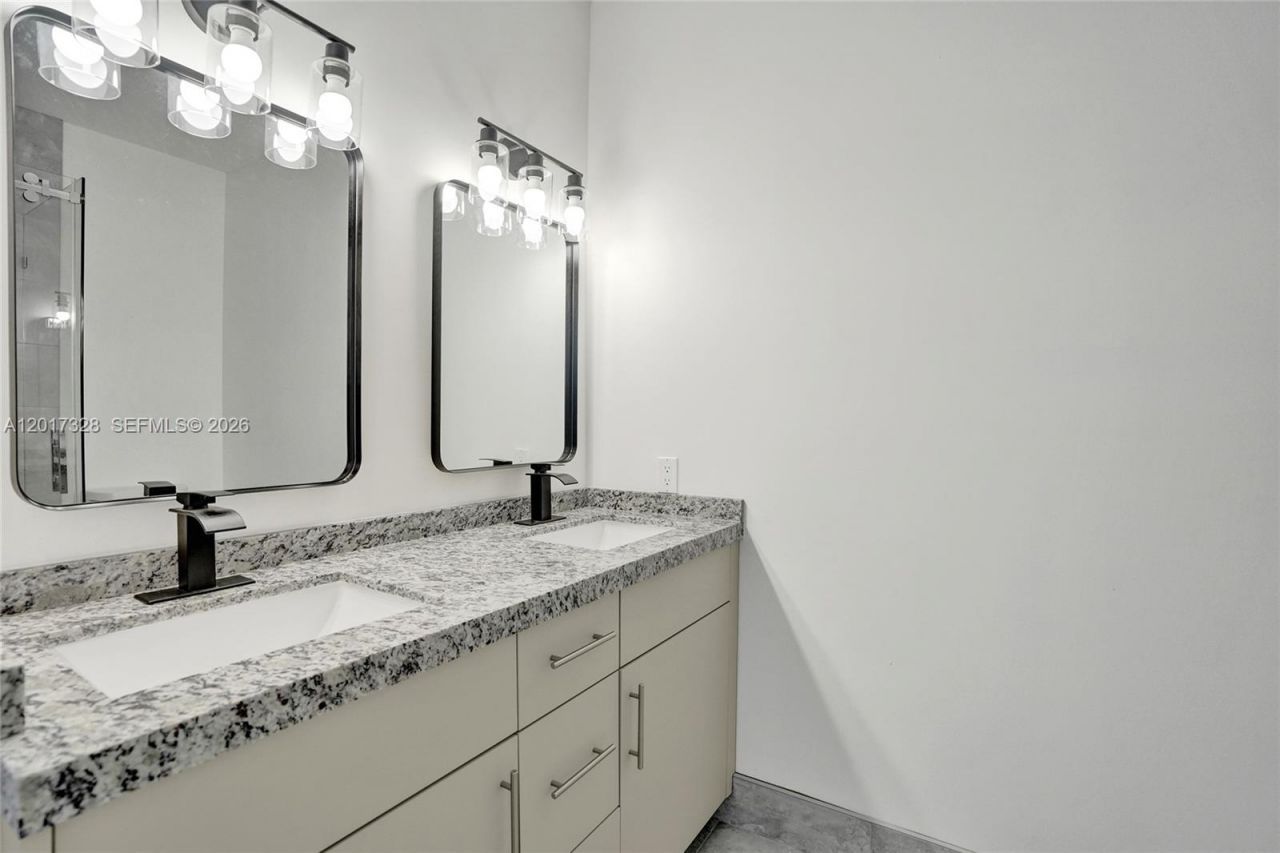 2536 NW 9th Ct , Fort Lauderdale, FL 33311 Photo