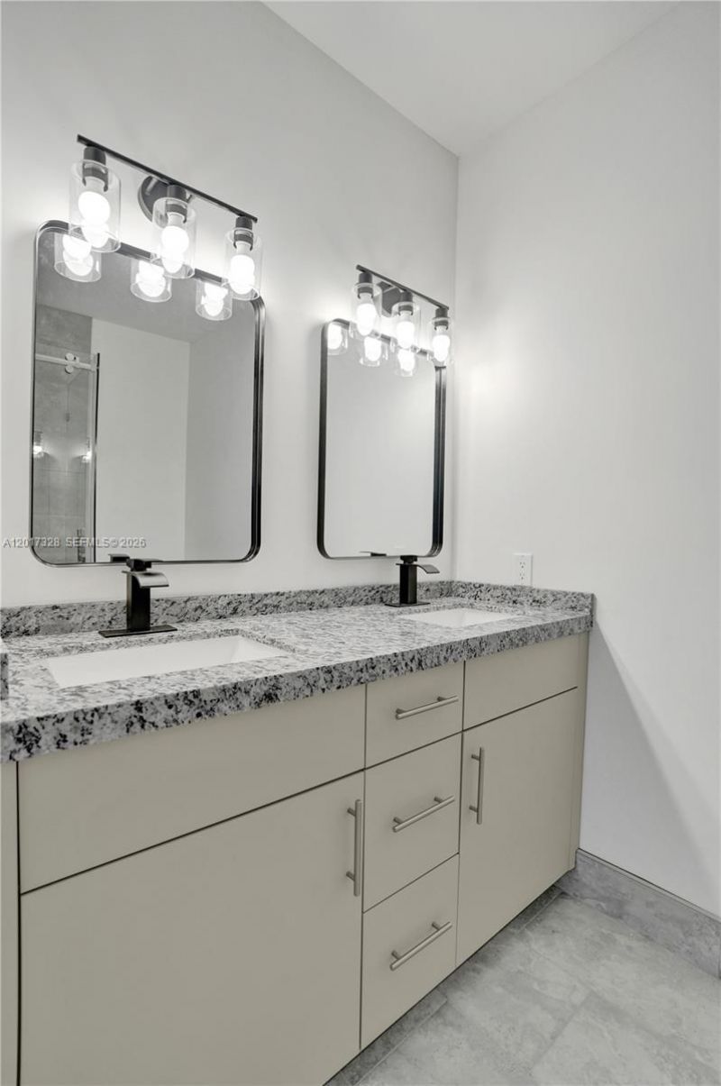 2536 NW 9th Ct , Fort Lauderdale, FL 33311 Photo
