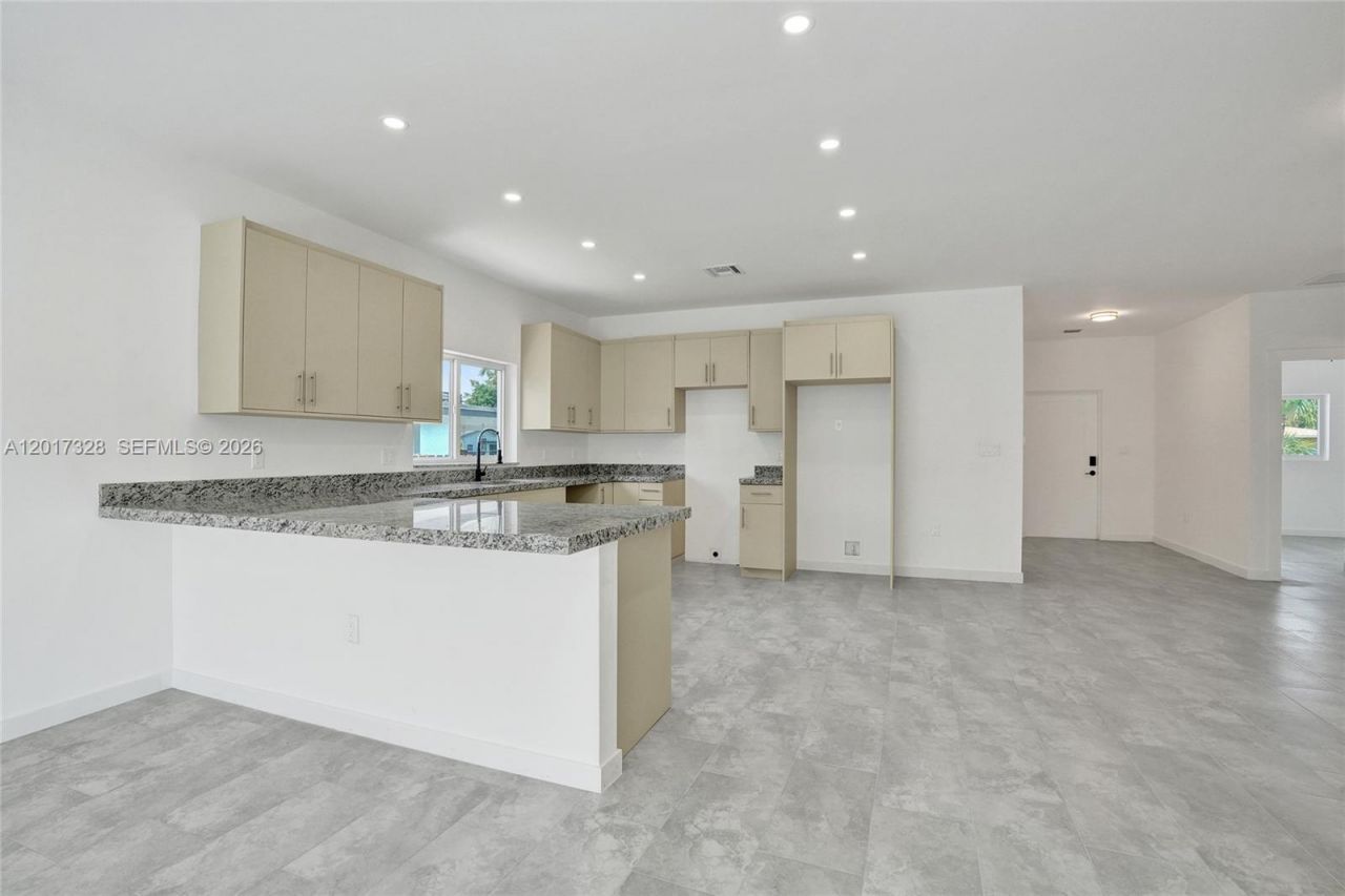 2536 NW 9th Ct , Fort Lauderdale, FL 33311 Photo