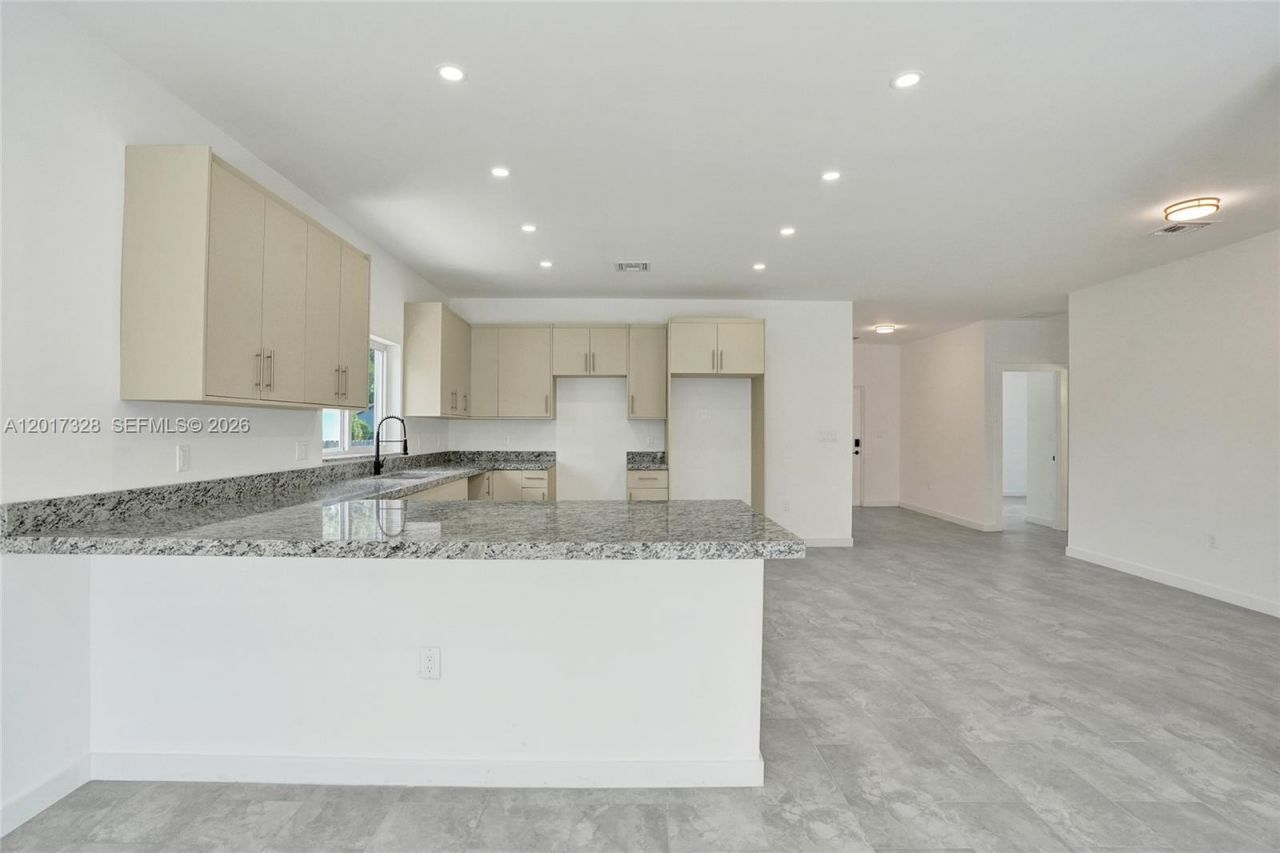 2536 NW 9th Ct , Fort Lauderdale, FL 33311 Photo