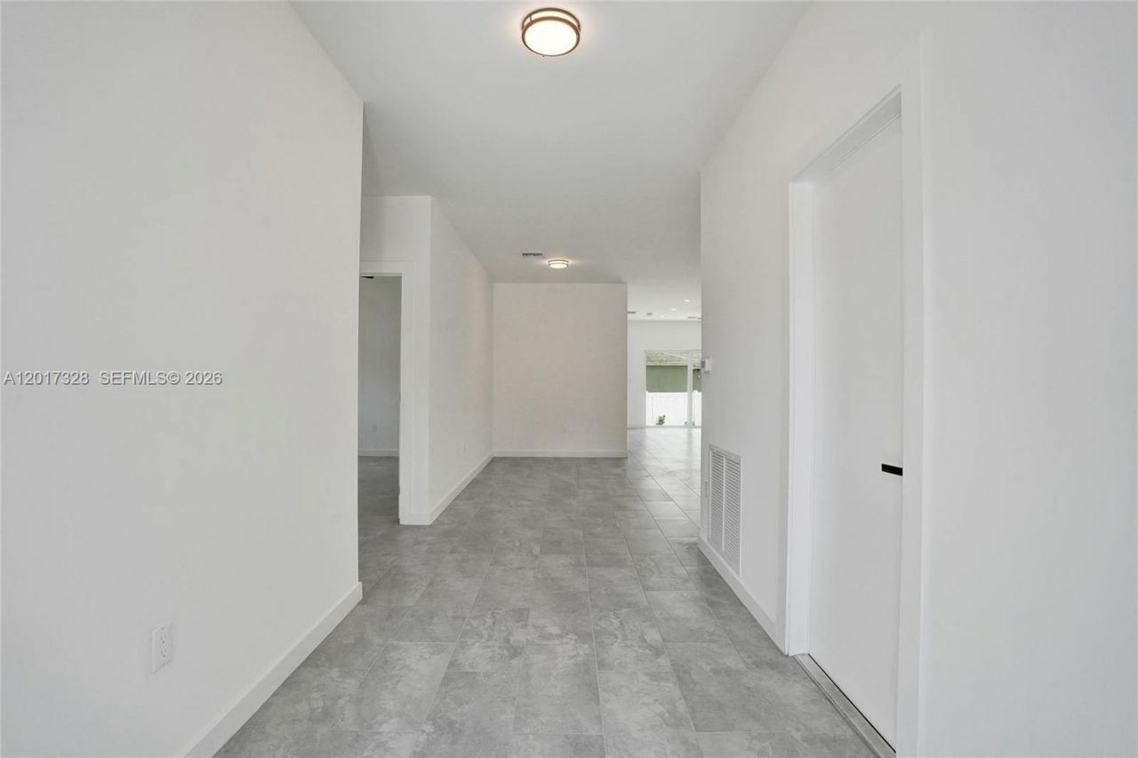 2536 NW 9th Ct , Fort Lauderdale, FL 33311 Photo