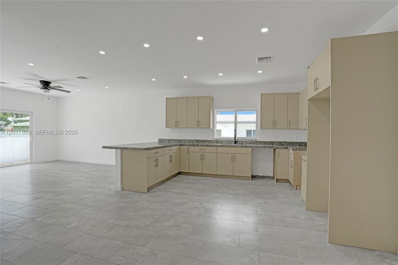 2536 NW 9th Ct , Fort Lauderdale, FL 33311 Photo
