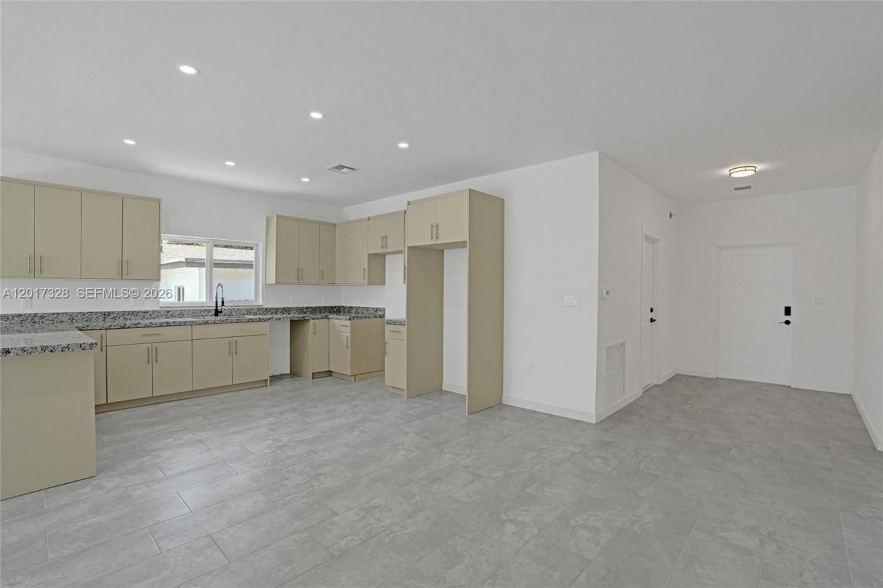 2536 NW 9th Ct , Fort Lauderdale, FL 33311 Photo
