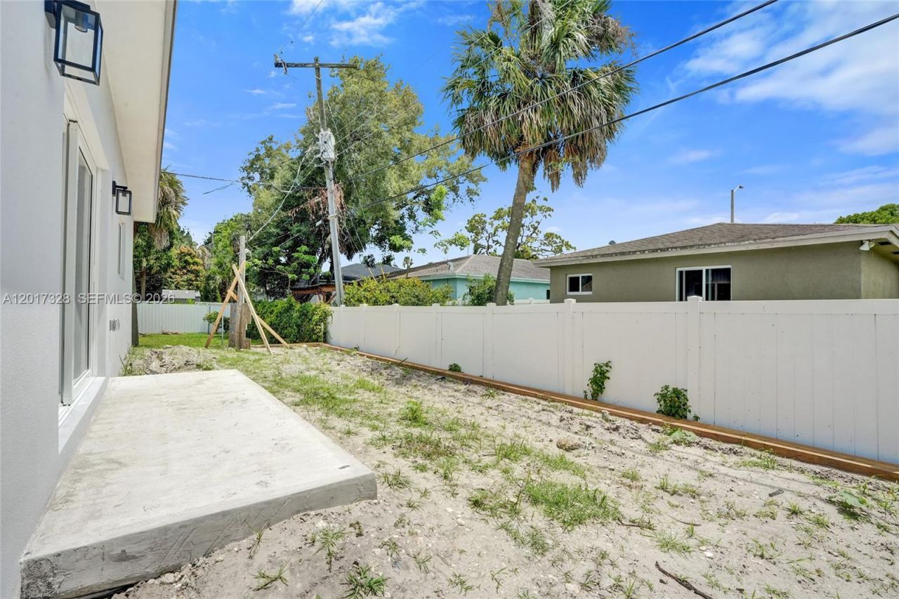 2536 NW 9th Ct , Fort Lauderdale, FL 33311 Photo