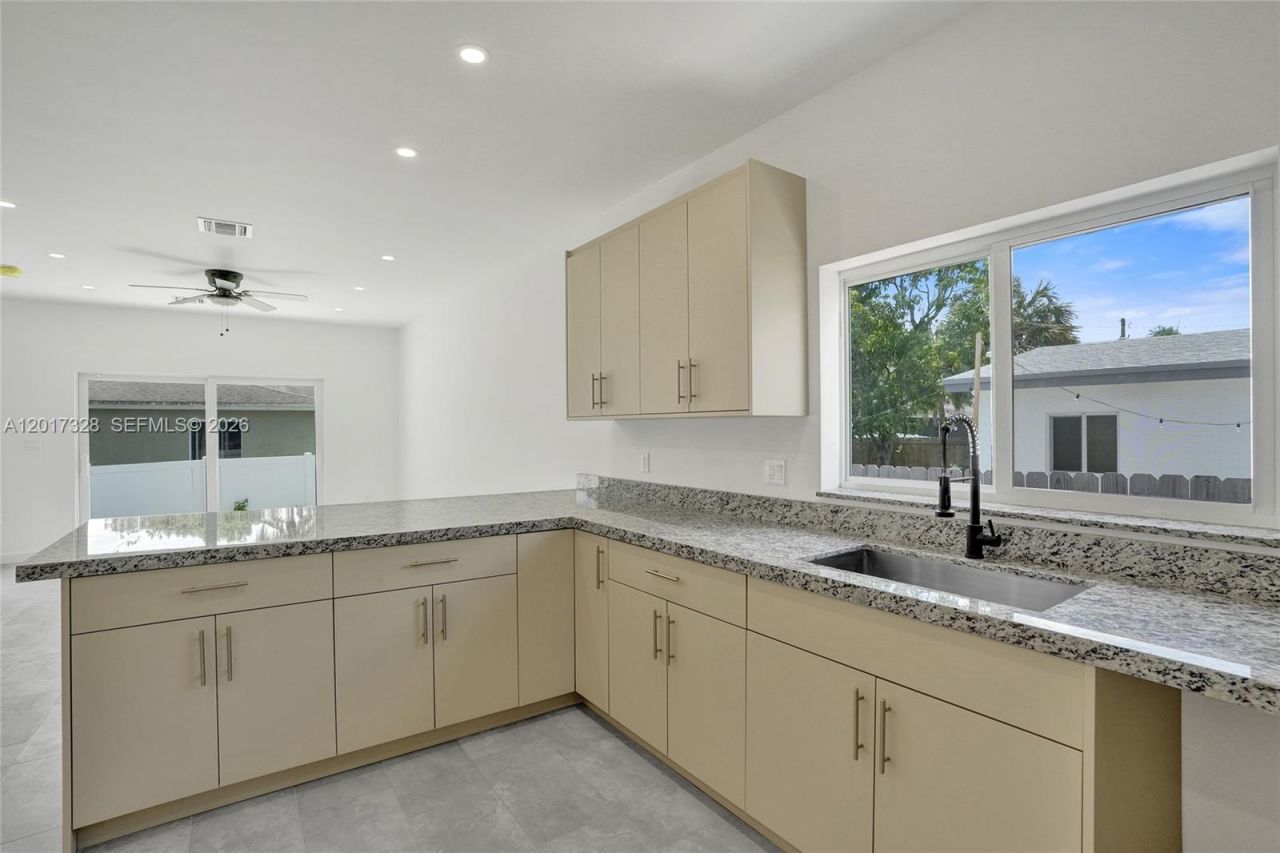 2536 NW 9th Ct , Fort Lauderdale, FL 33311 Photo