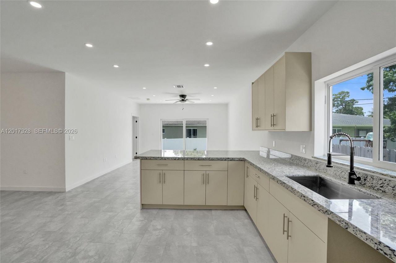 2536 NW 9th Ct , Fort Lauderdale, FL 33311 Photo