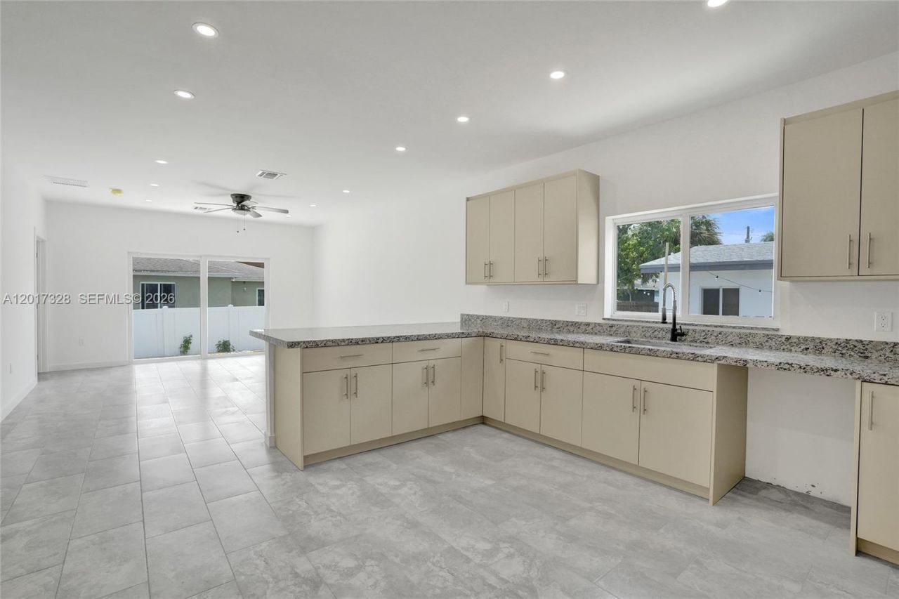 2536 NW 9th Ct , Fort Lauderdale, FL 33311 Photo