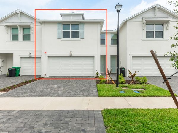587 Salisbury Circle, Fort Pierce, FL 34982