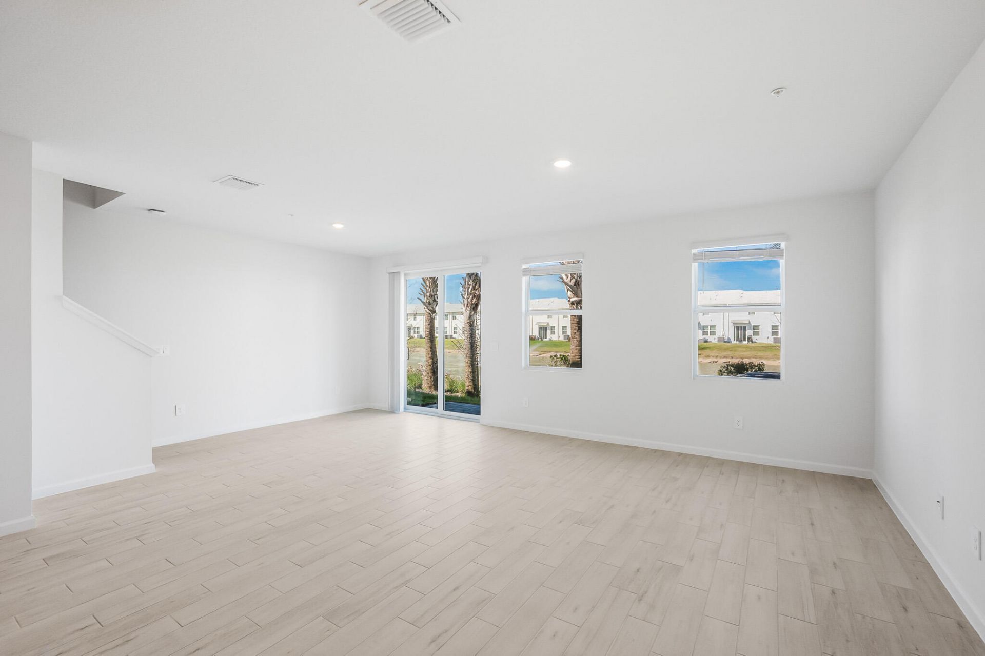 587 Salisbury Circle, Fort Pierce, FL 34982 Photo