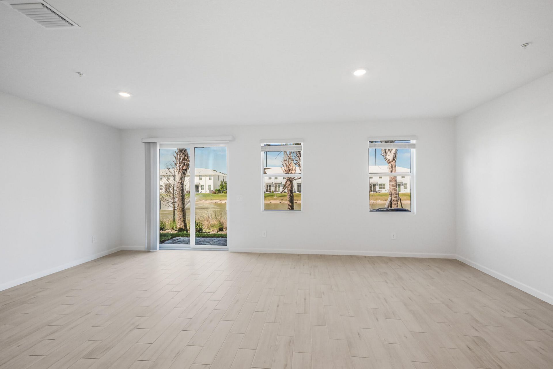 587 Salisbury Circle, Fort Pierce, FL 34982 Photo
