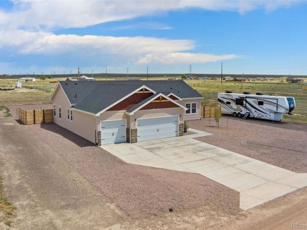 981 E Blackstone Drive, Pueblo, CO 81007