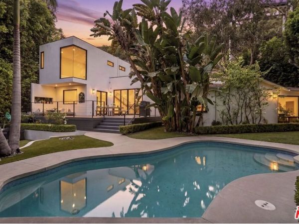 8516 Franklin Avenue, Los Angeles, CA 90069