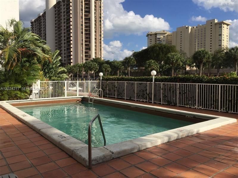 1650 NE 115th St , Unit 609, Miami, FL 33181 Photo