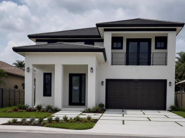 14442 SW 14th St , Miami, FL 33184