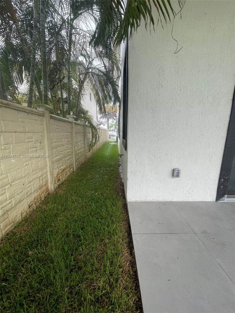 14442 SW 14th St , Miami, FL 33184 Photo