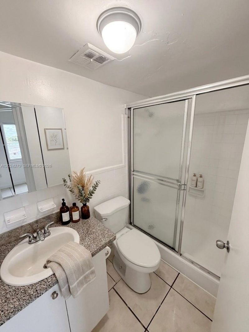 2725 W Okeechobee Rd, Unit 16, Hialeah, FL 33010 Photo