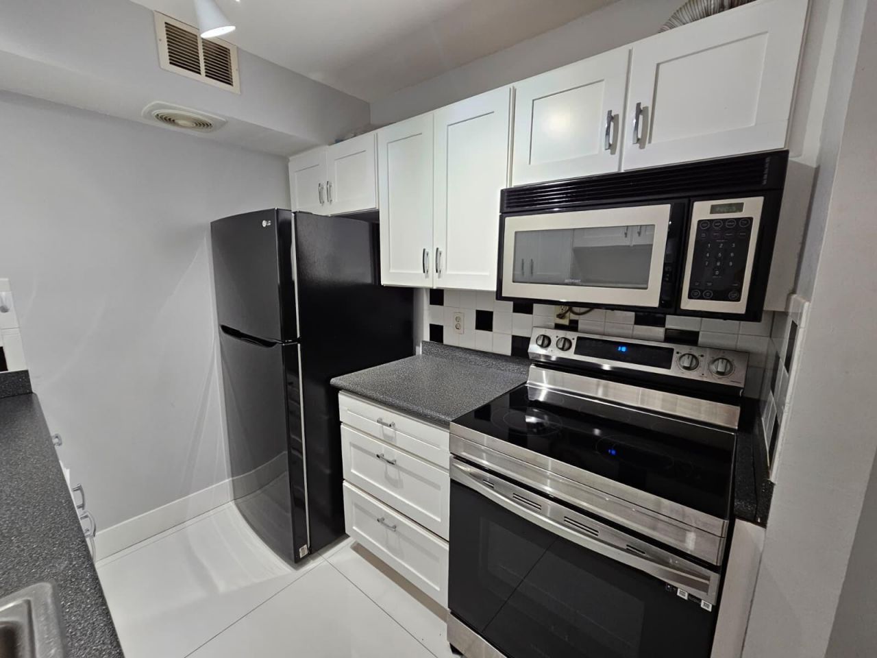 2148 Sherwood Forest Boulevard, Unit 4, West Palm Beach, FL 33415 Photo