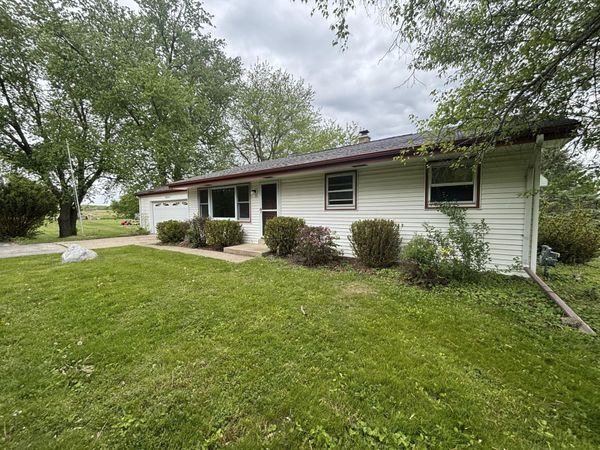 N68W25930 Silver Spring Dr, Lisbon, WI 53089
