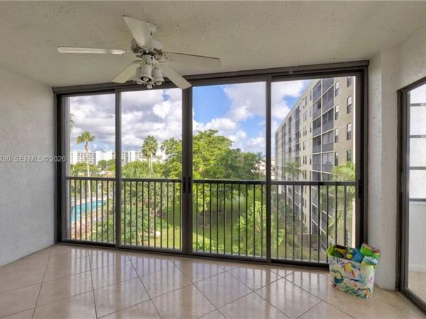 2205 S Cypress Bend Dr , Unit 508, Pompano Beach, FL 33069
