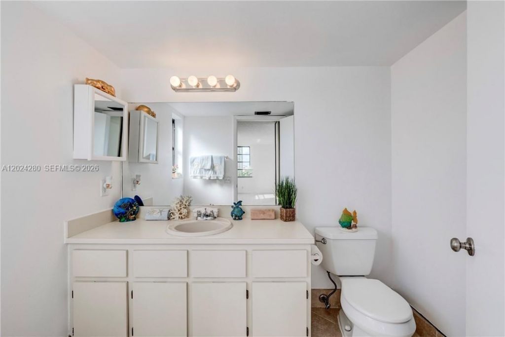 2205 S Cypress Bend Dr , Unit 508, Pompano Beach, FL 33069 Photo
