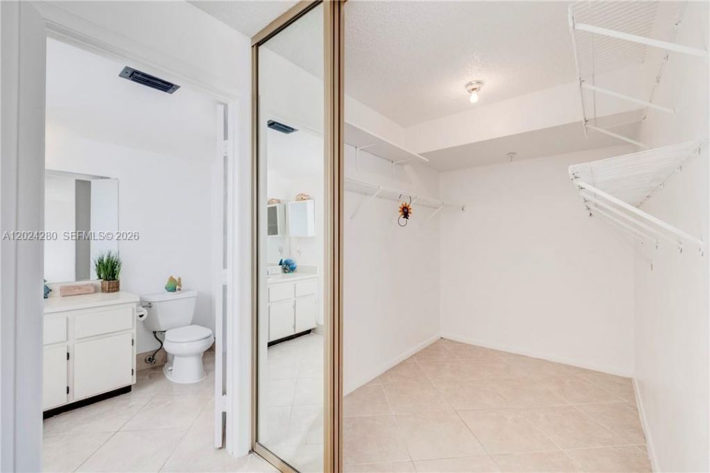 2205 S Cypress Bend Dr , Unit 508, Pompano Beach, FL 33069 Photo
