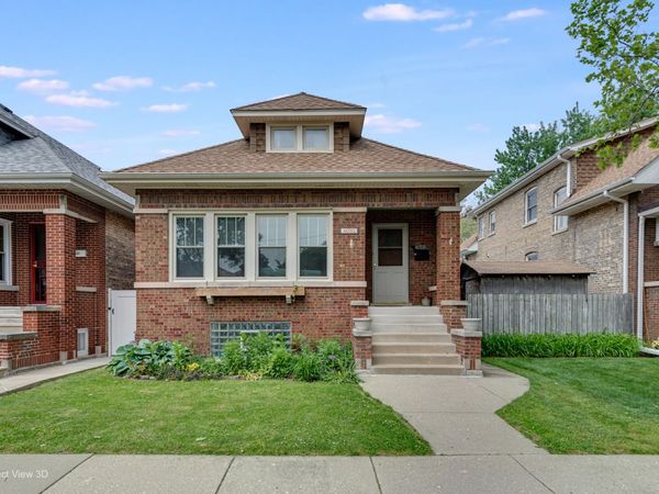 4050 N Menard Avenue, Chicago, IL 60634