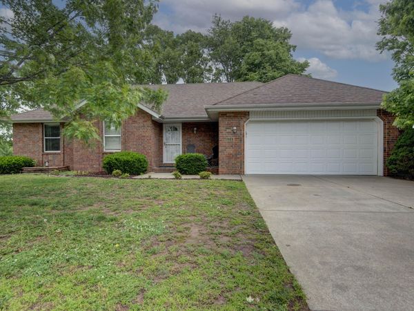 1243 W Tori Drive, Nixa, MO 65714