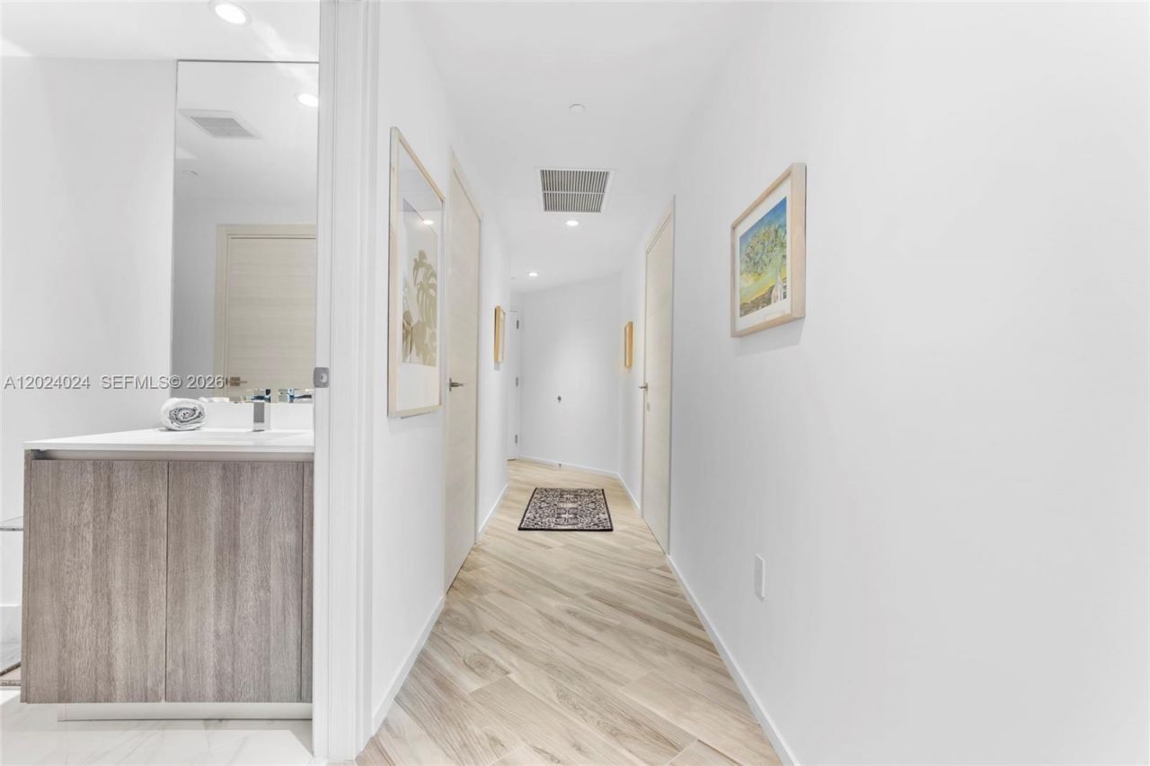 801 S Miami Ave , Unit 4405, Miami, FL 33130 Photo