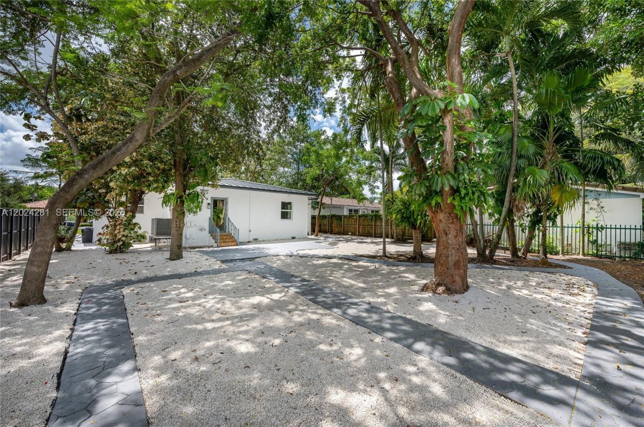 264 Navajo St , Miami Springs, FL 33166 Photo