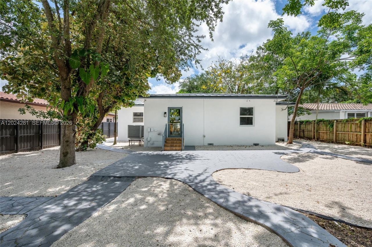 264 Navajo St , Miami Springs, FL 33166 Photo