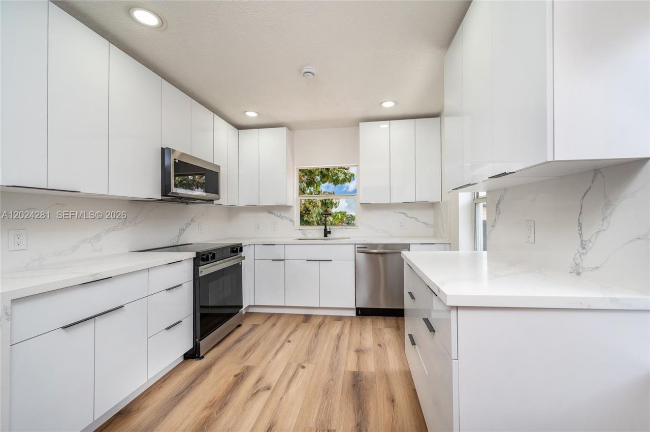 264 Navajo St , Miami Springs, FL 33166 Photo