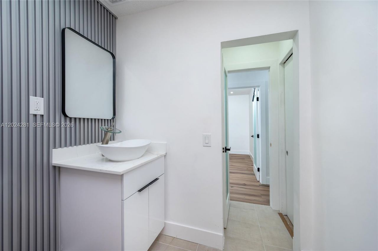 264 Navajo St , Miami Springs, FL 33166 Photo