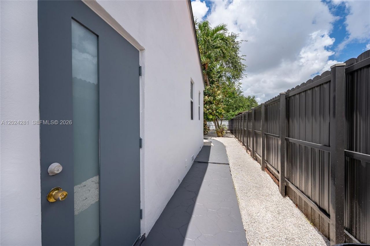 264 Navajo St , Miami Springs, FL 33166 Photo