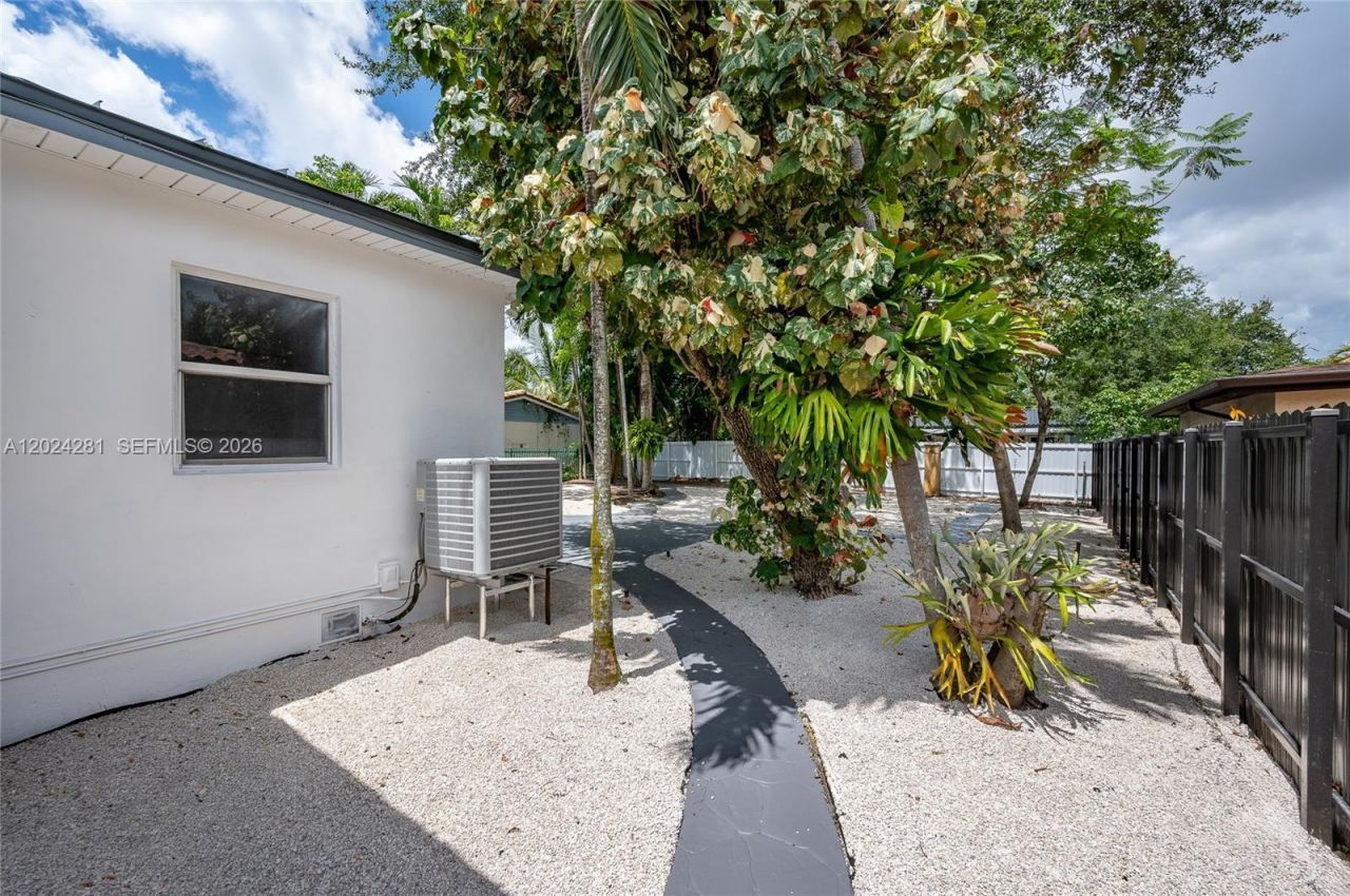 264 Navajo St, Miami Springs, FL 33166 Photo