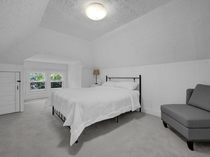 207 E Oakland Avenue , Columbus, OH 43201 Photo 28