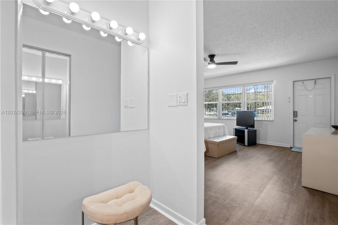 14604 Canalview Dr, Unit B, Delray Beach, FL 33484 Photo